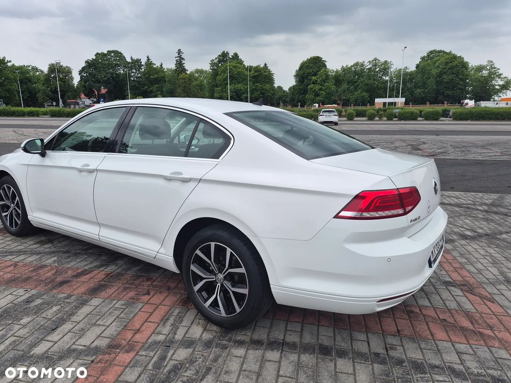 Volkswagen Passat 2.0 TDI SCR Comfortline DSG - 8