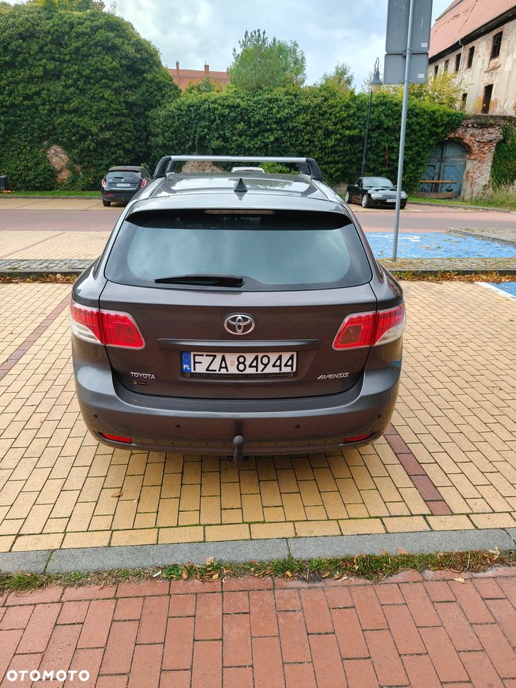 Toyota Avensis 2.0 Sol plus - 29