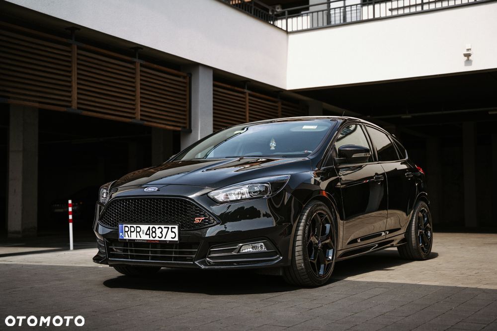 Ford Focus 2.0 EcoBoost ST mit Leder-Sport-Paket - 13