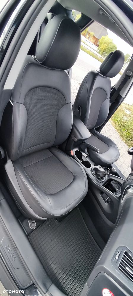 Hyundai ix35 blue 1.6 2WD Finale Silver - 25