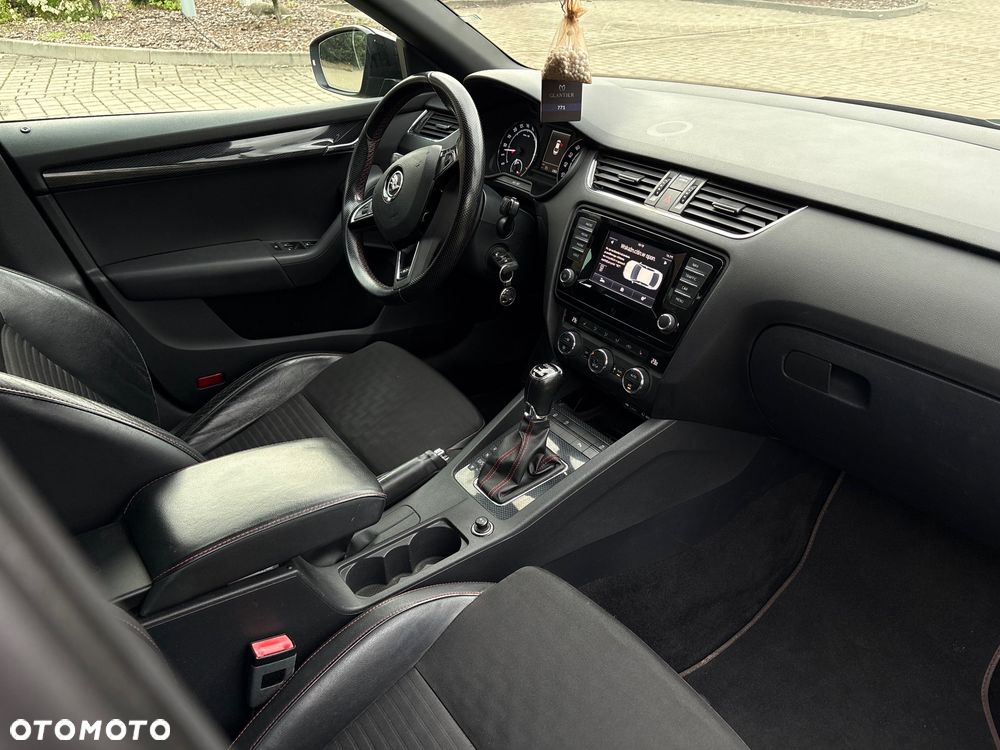 Skoda Octavia 2.0 TDI RS DSG - 17