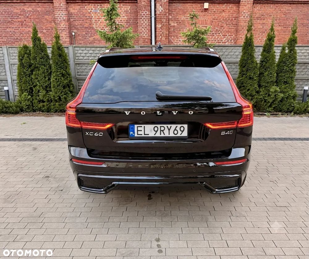 Volvo XC 60 B4 D AWD Plus Dark - 6