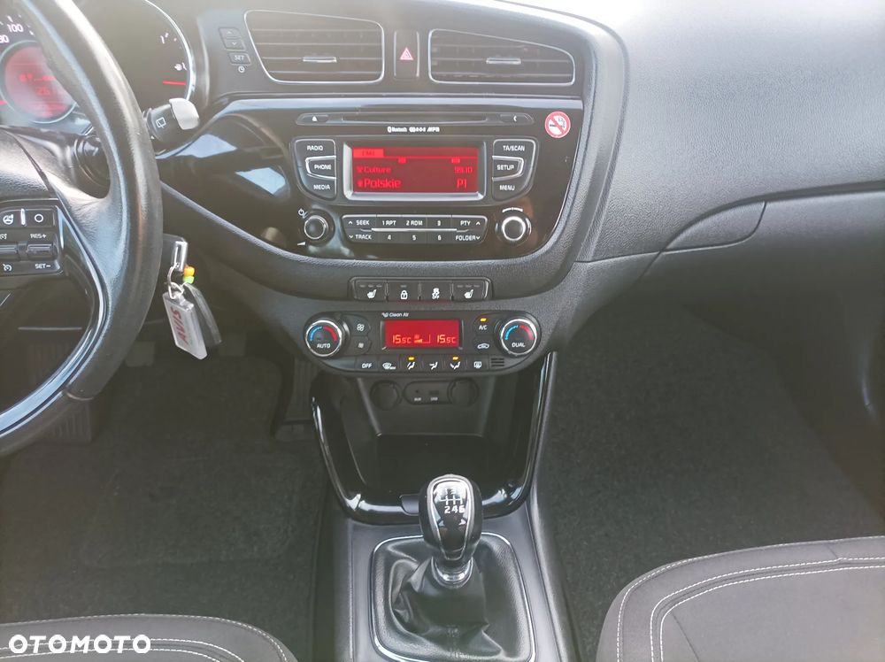 Kia Ceed 1.6 CRDi 128 ISG Platinum Edition - 32