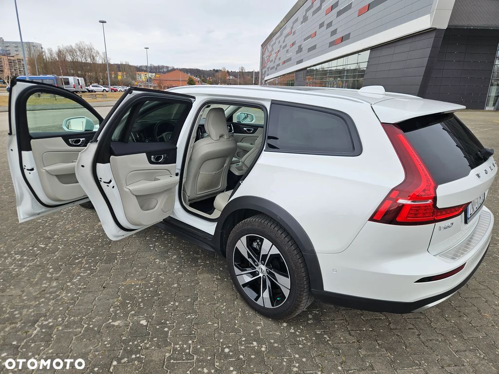 Volvo V60 Cross Country B5 B AWD Plus - 16