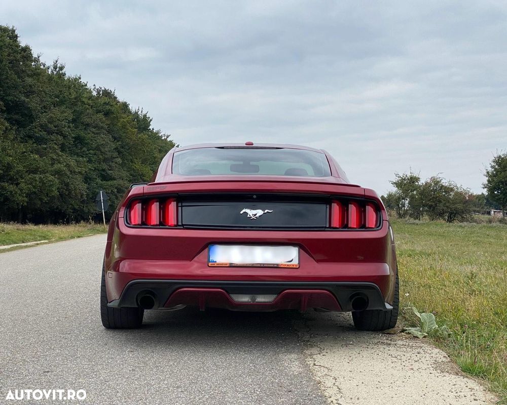 Ford Mustang 2.3 Eco Boost Aut. - 4