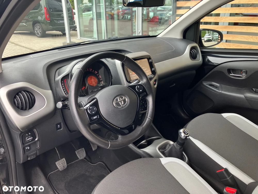 Toyota Aygo x-play - 31