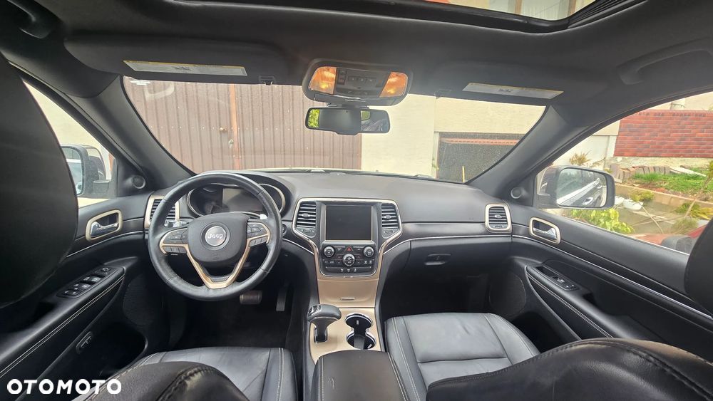 Jeep Grand Cherokee - 16