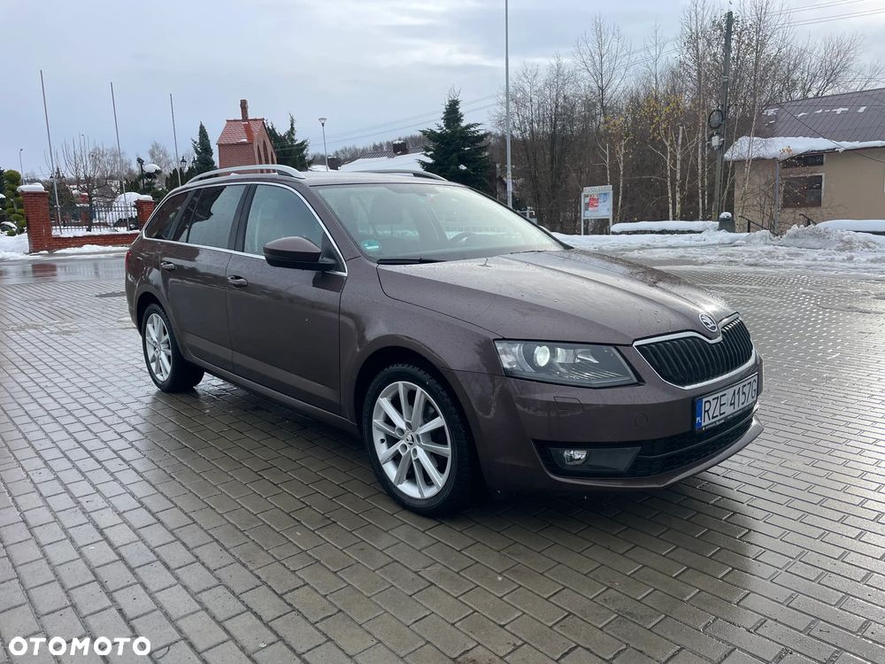 Skoda Octavia 1.6 TDI DPF DSG Elegance - 2