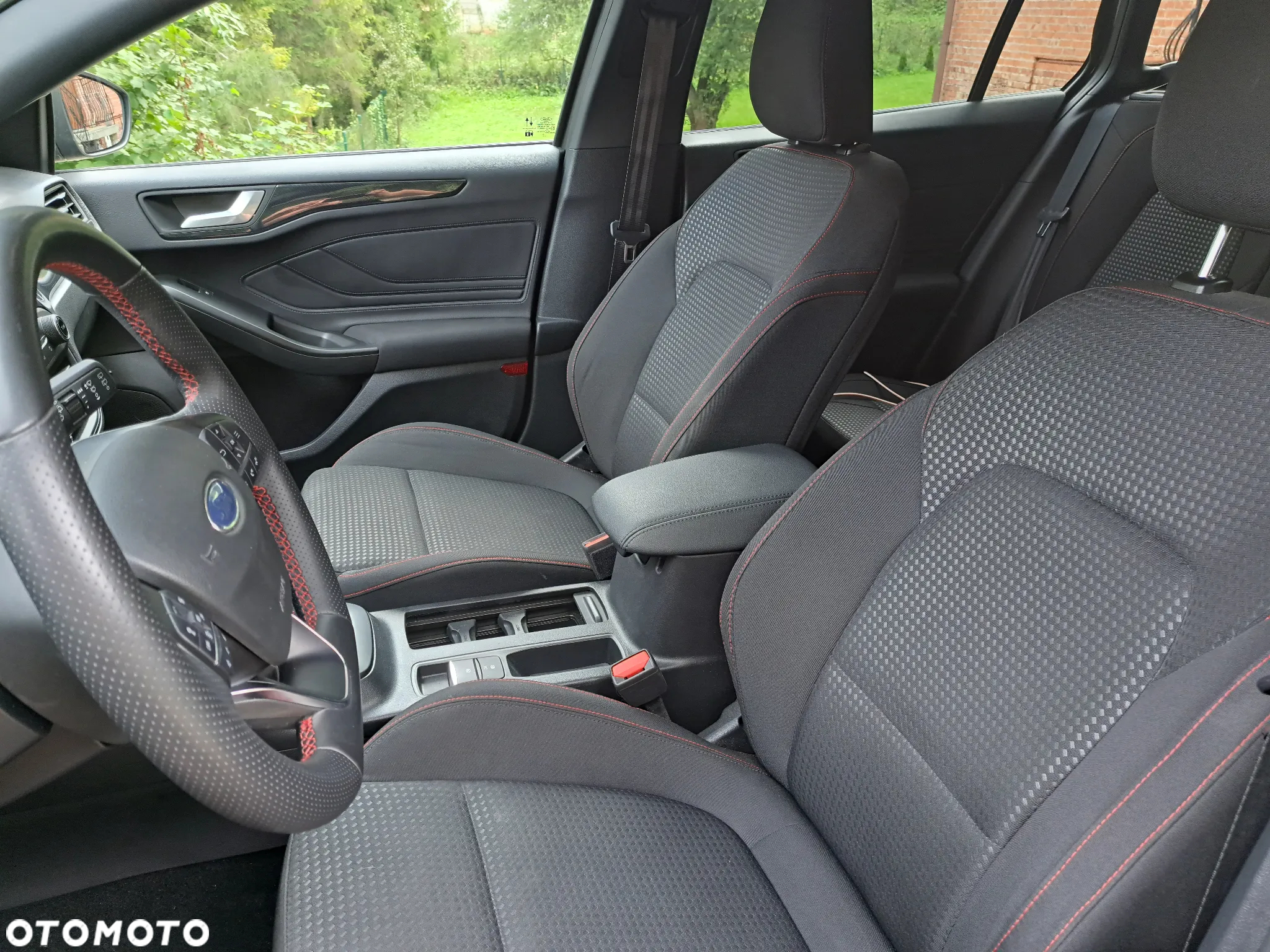 Ford Focus 1.0 EcoBoost Hybrid ST-LINE - 12