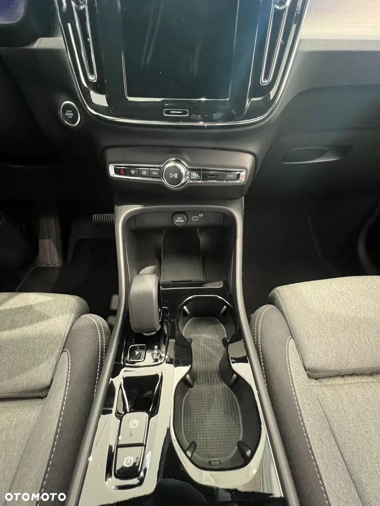 Volvo XC 40 B4 AWD Plus Dark - 22