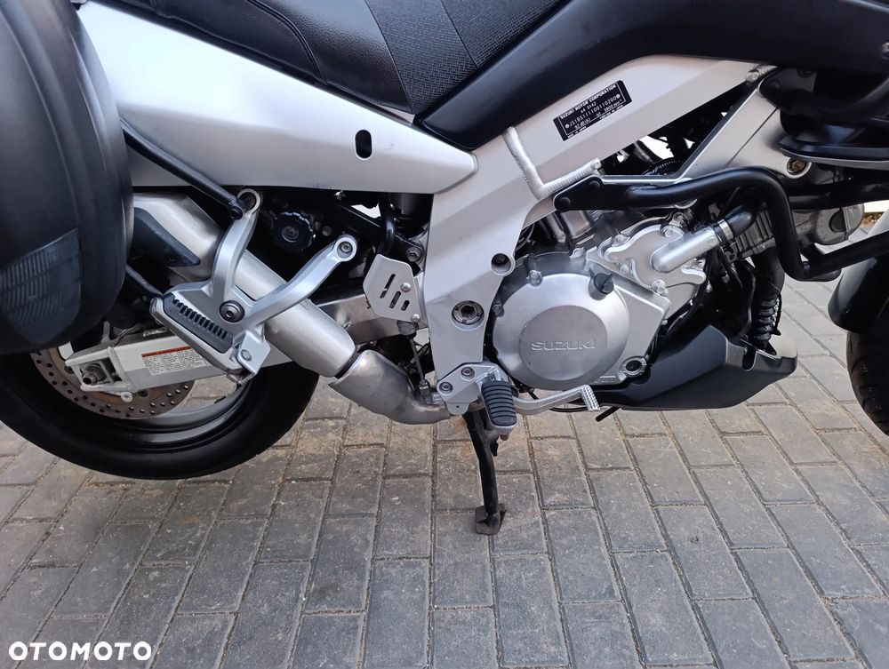 Suzuki V-STROM - 27