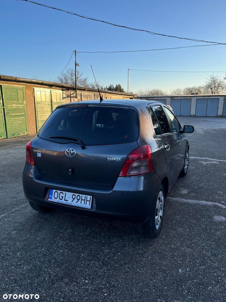 Toyota Yaris 1.3 Terra Gold - 3
