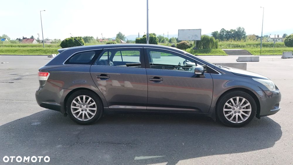 Toyota Avensis 1.8 Edition - 15