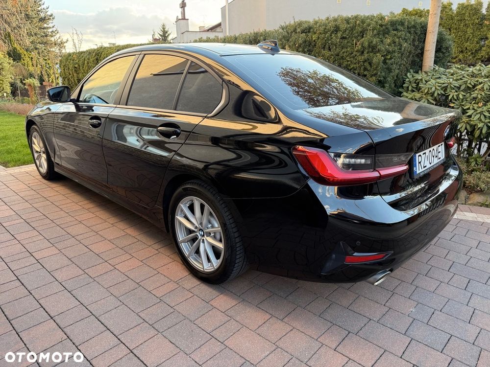 BMW Seria 3 330i Advantage - 10