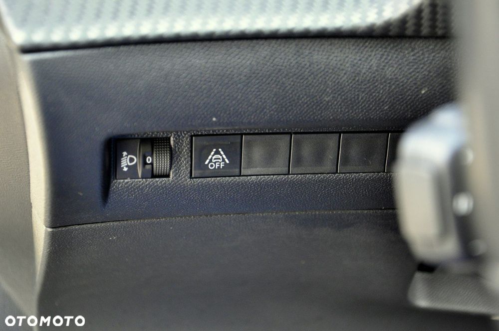 Peugeot 2008 1.5 BlueHDi Active S&S - 20