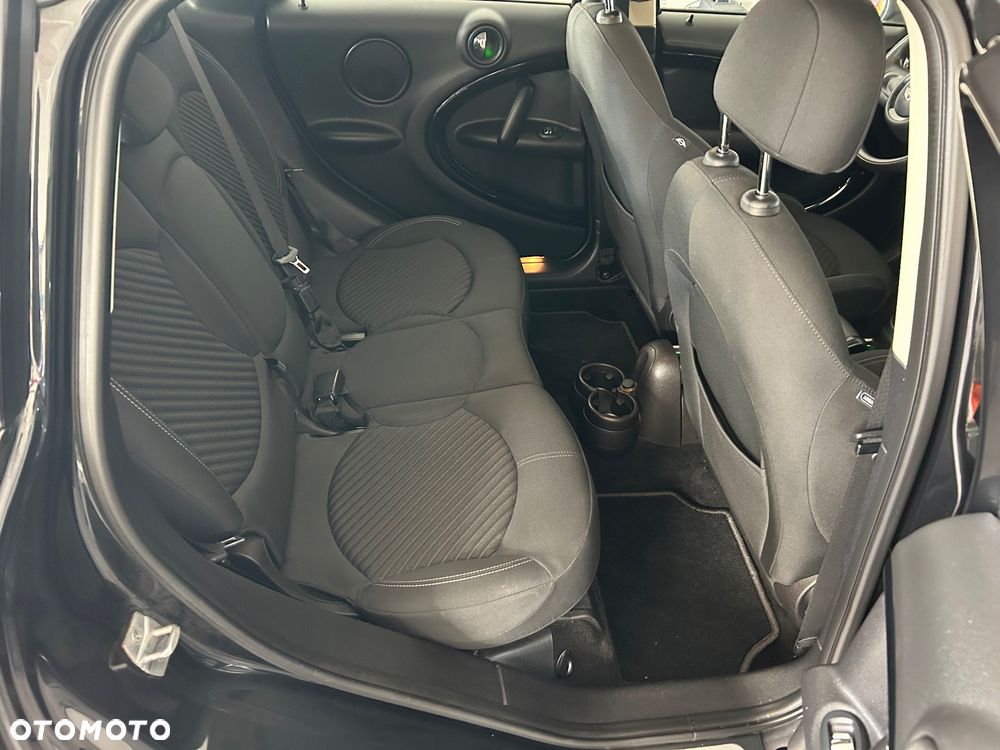 MINI Countryman One D Blackyard - 26