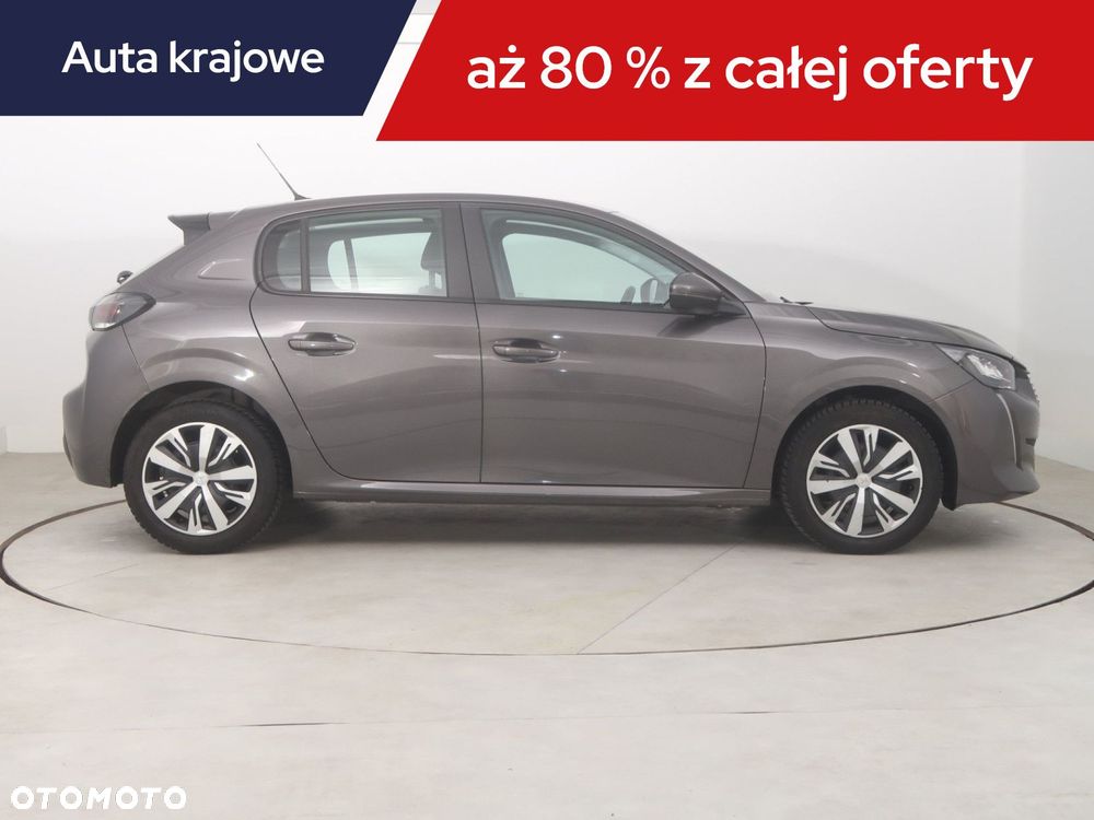 Peugeot 208 - 8