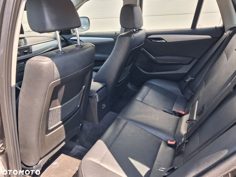 BMW X1 sDrive18i Sport Line - 12