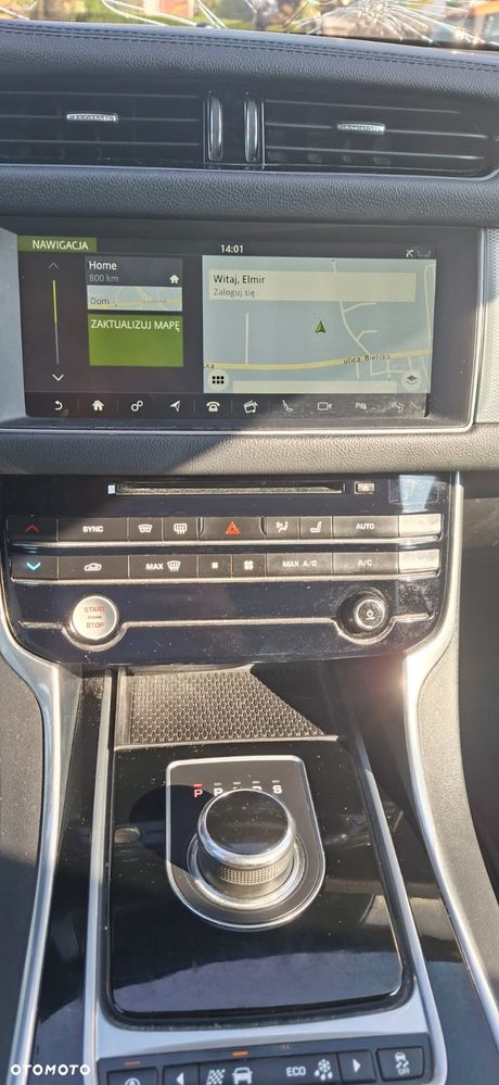 Jaguar XF 30d Prestige - 18