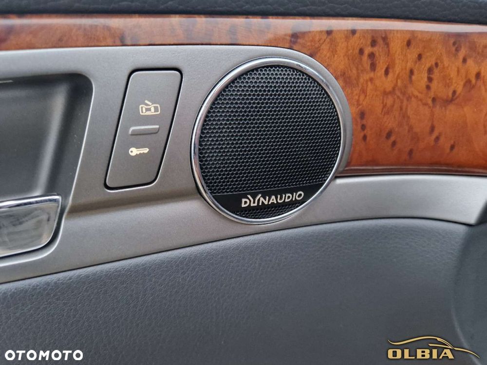 Volkswagen Phaeton - 30