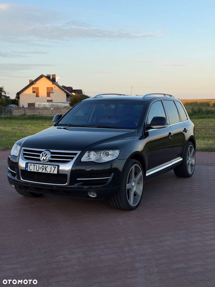 Volkswagen Touareg - 1
