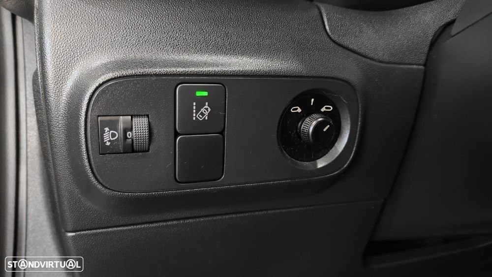 Citroën C3 1.2 PureTech Shine - 36