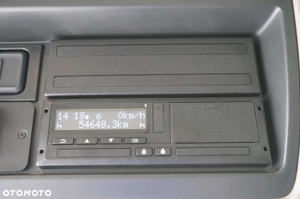DAF LF 12.210 kontener 18 palet z windą / 50 tys.km /2024_245461 - 2