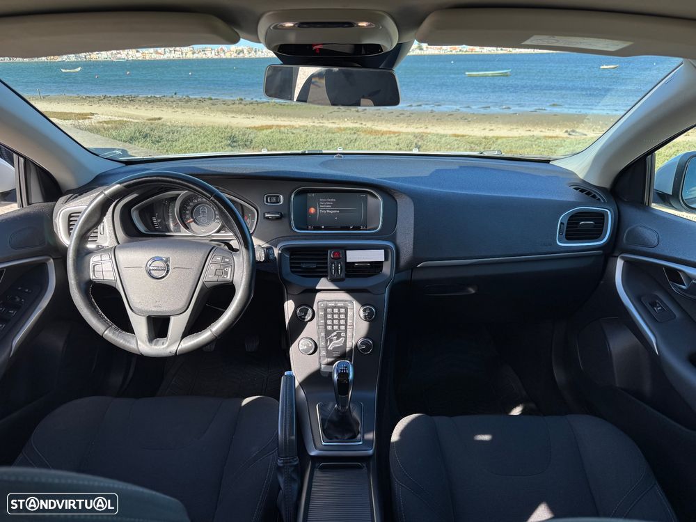 Volvo V40 2.0 D2 R-Design Momentum - 6