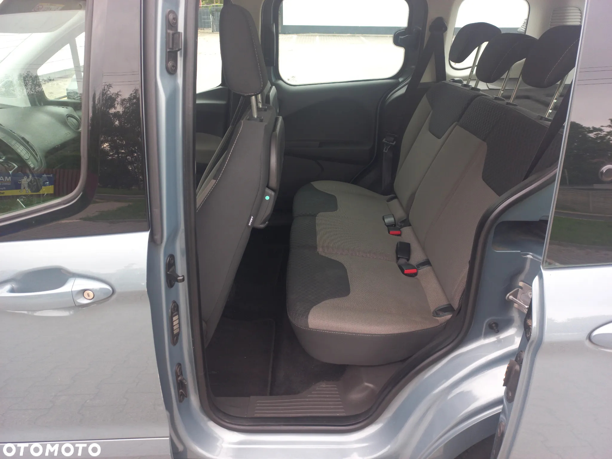 Ford Tourneo Courier 1.0 EcoBoost Trend - 11