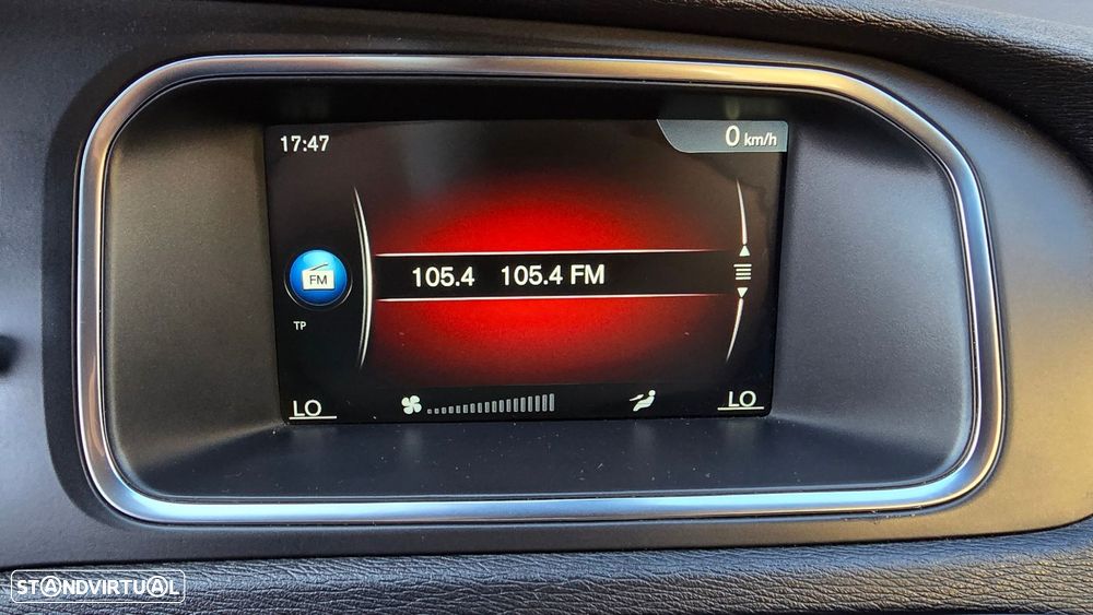 Volvo V40 1.6 D2 Momentum Powershift Eco - 22