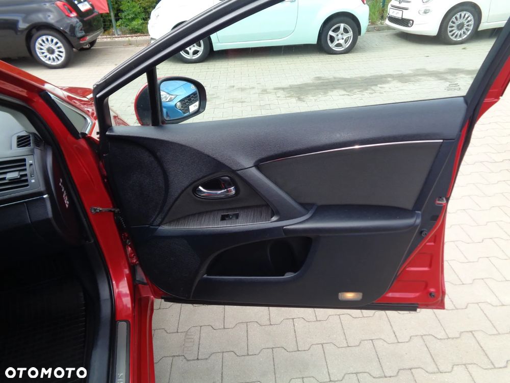 Toyota Avensis 2.0 D-4D Sol Premium - 20