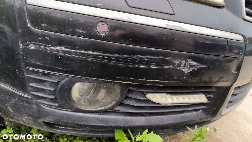 Zderzak przedni Audi A8 D3 4.0 TDI V8 LZ9W MAŁY GRILL - 2