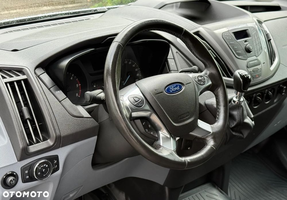 Ford Transit - 25