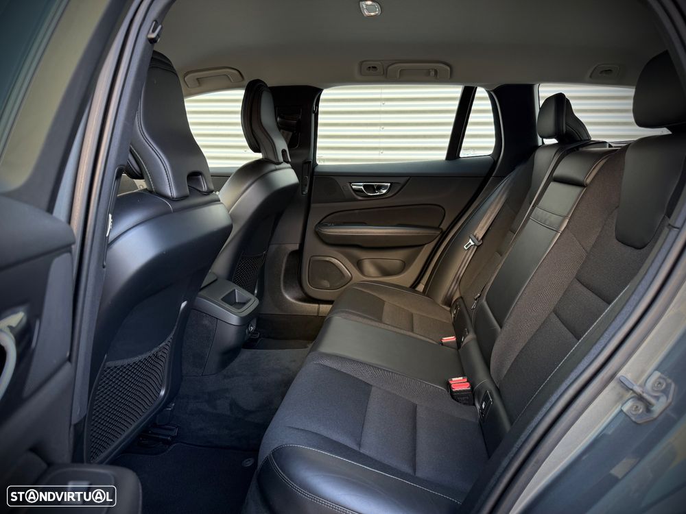 Volvo V60 2.0 D3 Momentum Plus Geartronic - 11