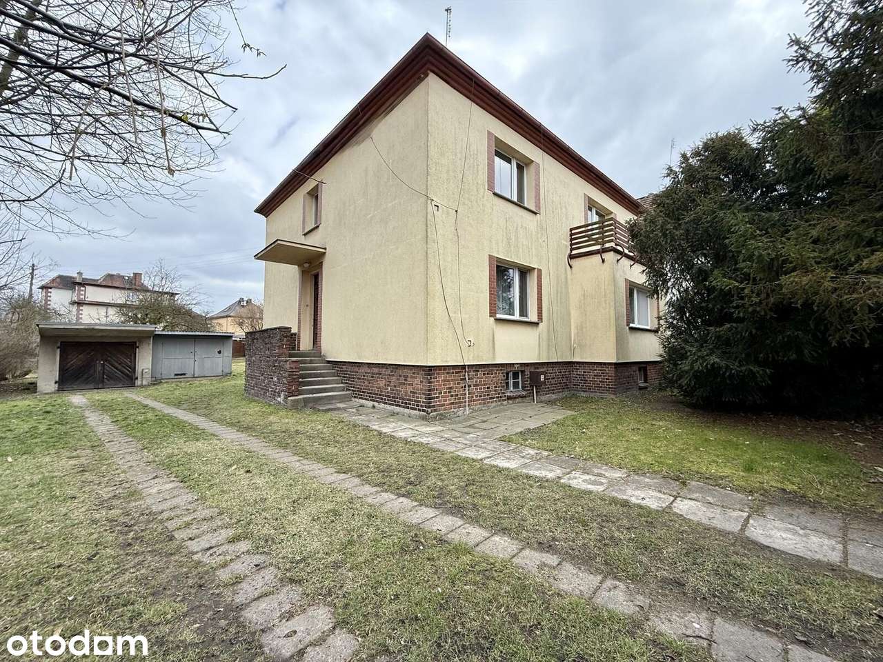 Piętro domu, garaż, ogrodek