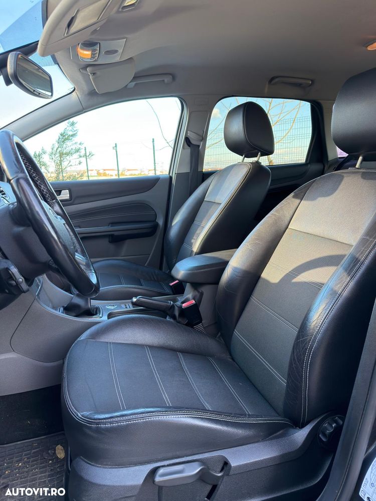 Ford Focus 1.6 TDCi DPF Titanium - 9