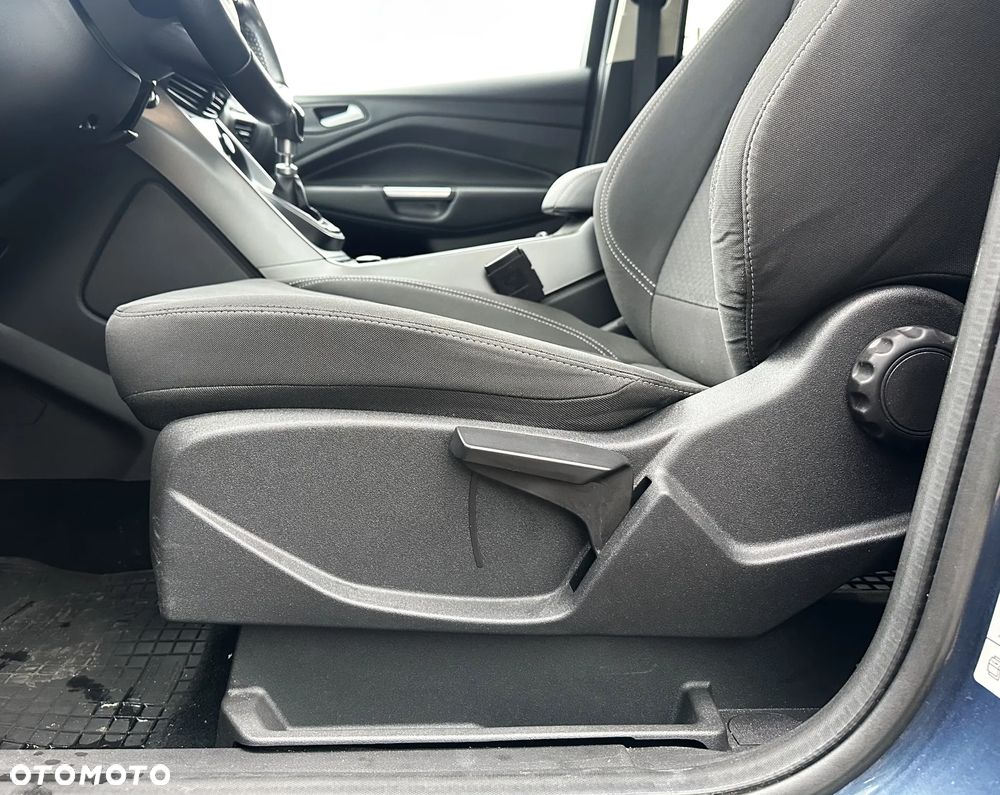 Ford Kuga - 24