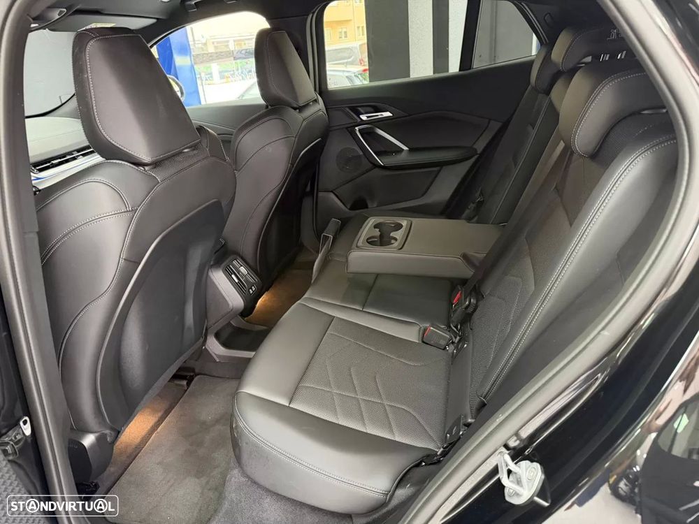 BMW iX2 eDrive20 Pack Desportivo M - 27