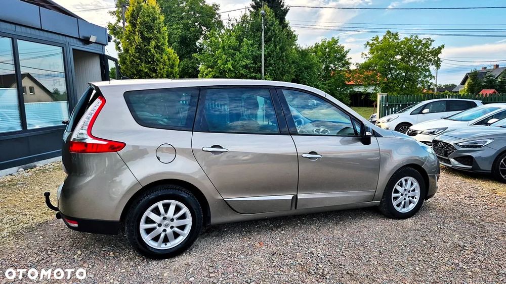 Renault Grand Scenic 2.0 16V 140 CVT Bose Edition - 9