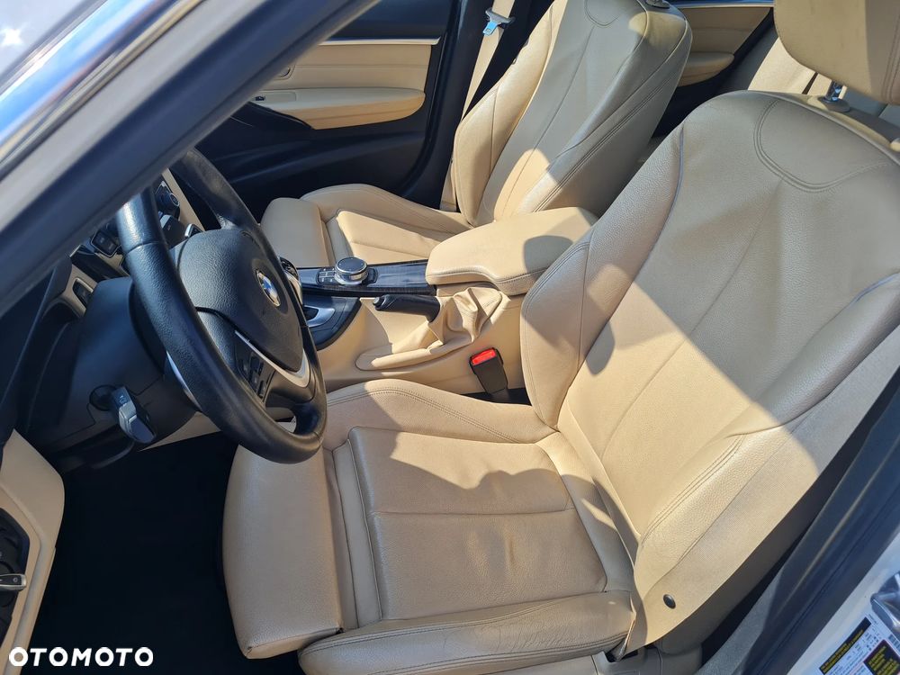 BMW Seria 3 330i Edition Luxury Line Purity - 14