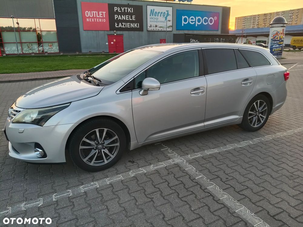 Toyota Avensis 1.8 Premium - 6