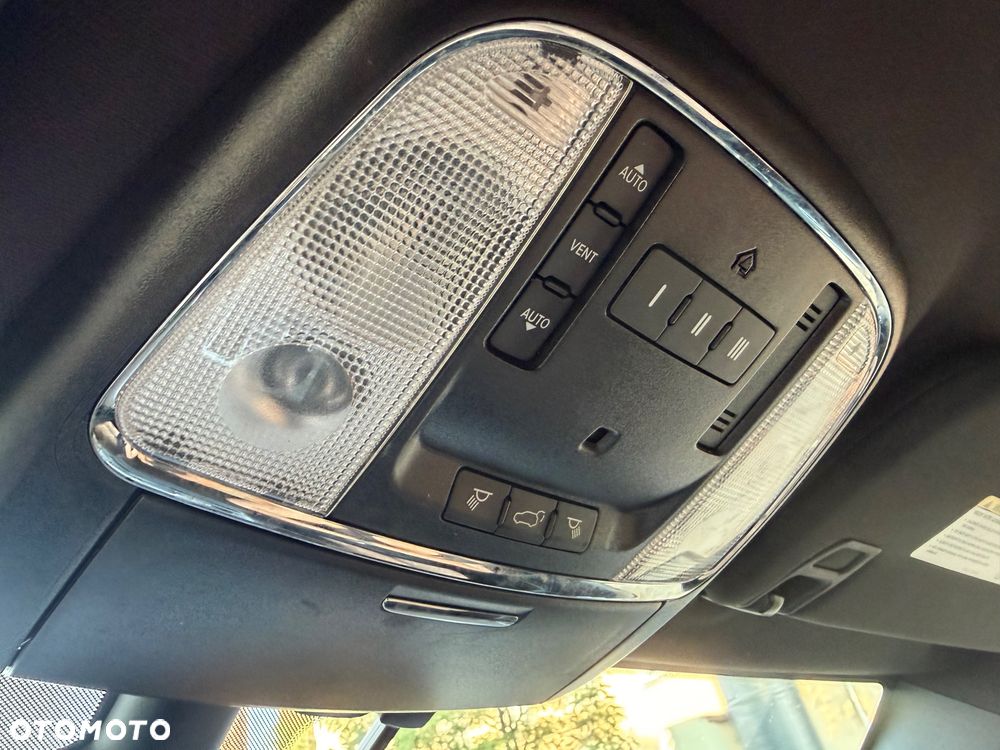 Jeep Grand Cherokee - 29