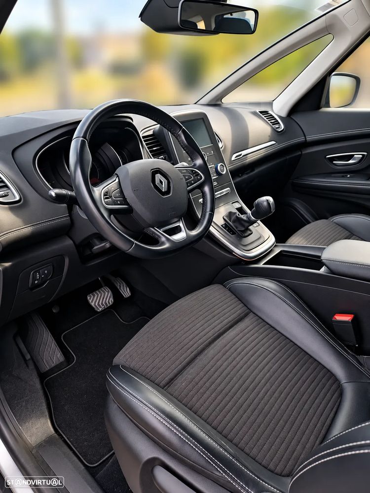 Renault Grand Scénic - 10