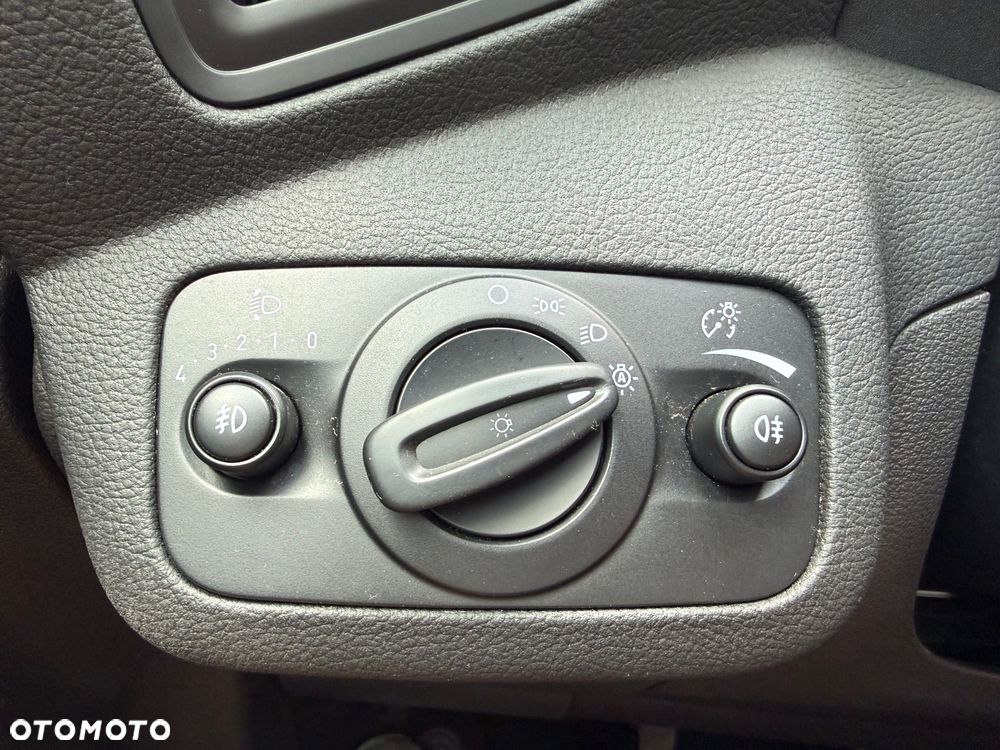 Ford Kuga 1.5 EcoBoost 2x4 Titanium - 25
