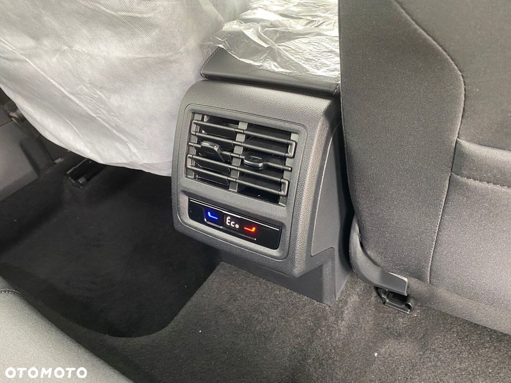 Volkswagen Golf 1.5 TSI EHybrid PHEV 150kW Life Plus DSG - 9