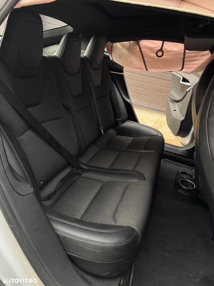 Tesla Model S - 16