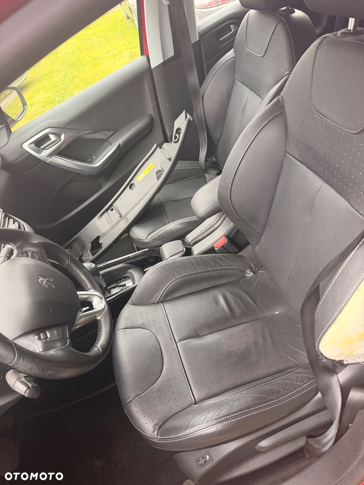 Peugeot 2008 1.2 Pure Tech GPF Active S&S EAT6 - 10