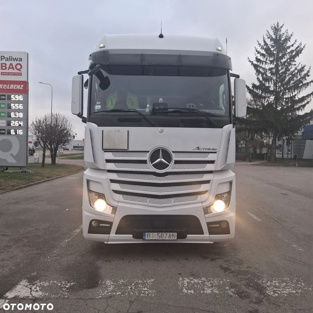 Mercedes-Benz Actros - 1