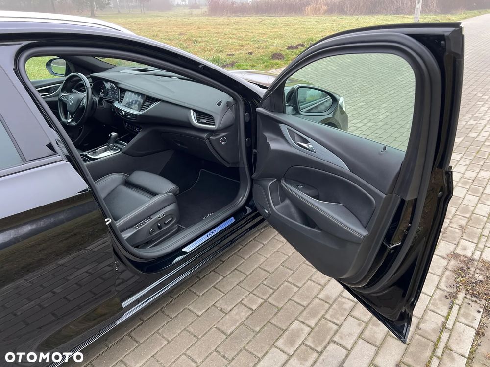 Opel Insignia 2.0 T 4x4 GSi + S&S - 35