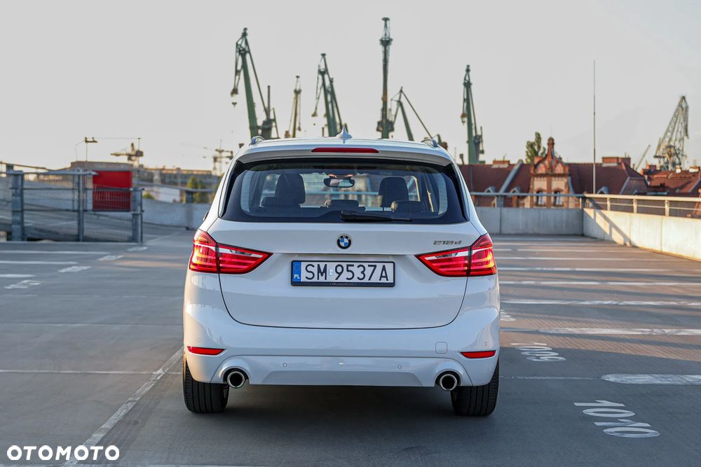 BMW Seria 2 218d - 27